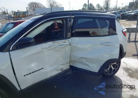 2025 Jeep Compass Limited 4X4 z USA, uszkodzony, nr VIN 3C4NJDCNXST601858